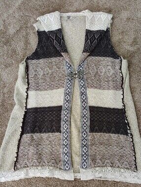 BKE Buckle Sweater Vest M Boho Tribal Aztec Western Festival Coachella Lacy Arts